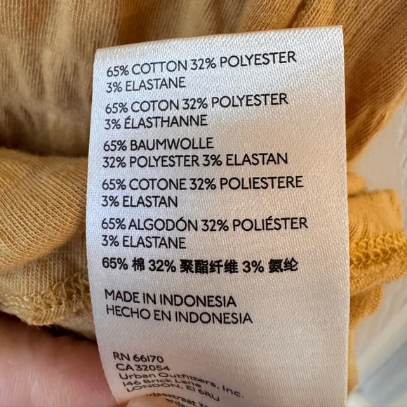 We the Free  Free People Mustard Smocked V-neck Stretch Top  textured XS - Picture 5 of 6